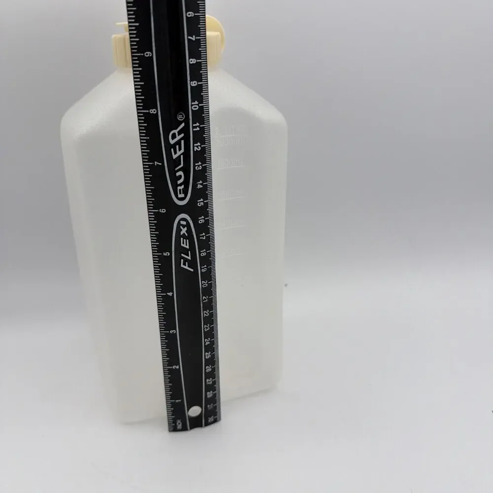 Rubbermaid Servin' Saver 2 Qt Drink Container Jug Almond Lid #2468 Vintage EUC